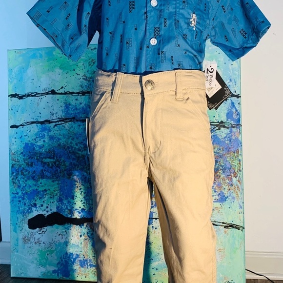 - Boys 2 Piece Button -up w/Pants - Picture 3 of 7